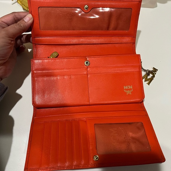 MCM LONG TRIFOLD WALLET - Picture 11 of 16